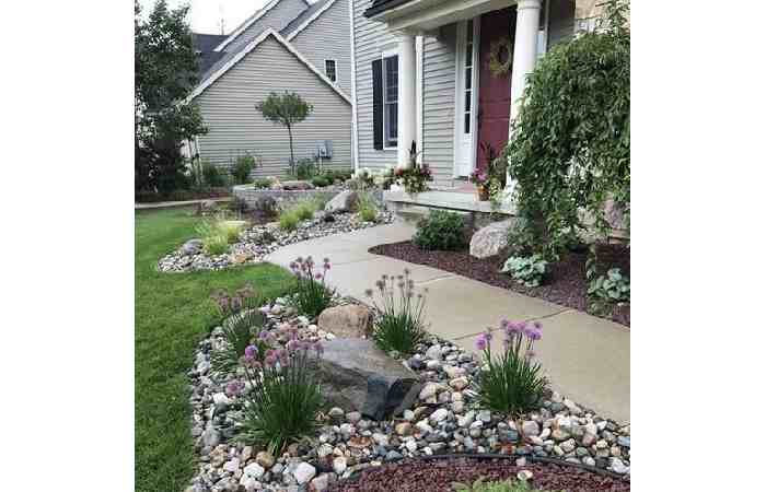 Front Yard Landscaping Ideas With Rocks (1)