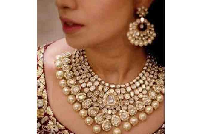 Traditional Pearl Long Chain Designs in Gold (10)